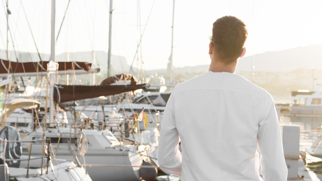 luxury yacht broker